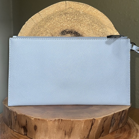 *NWOT - HTF COLOR* MICHAEL KORS Studded Saffiano Leather Clutch - Picture 3 of 10